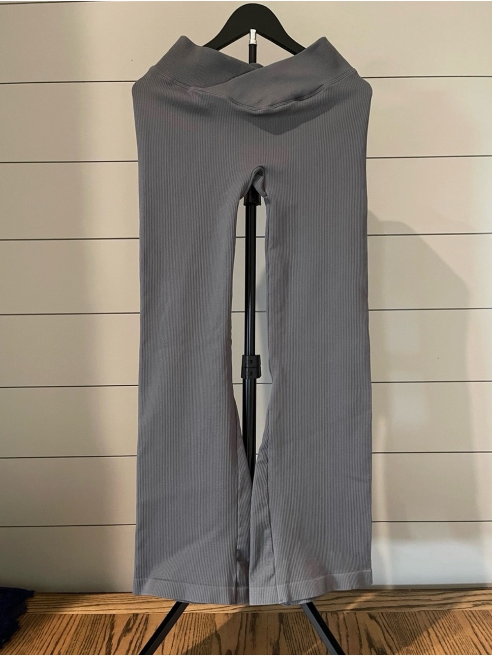 OQQ Gray Ribbed Crossover Waist Flare Yoga Pants XL NWOT